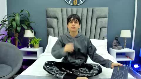 Bruce Hans online show from 09/30/25, 11:48