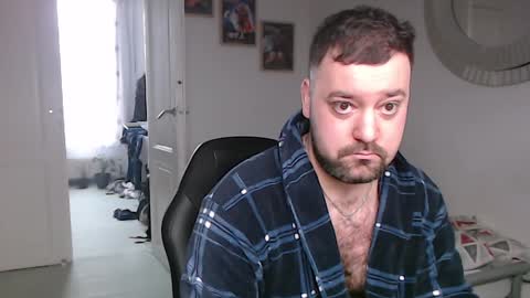 Snapshot of brucemf chatting on 02/03/25, 10:36 Bruce online show from 02/03/25, 10:36