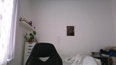 Snapshot of brucemf chatting on 10/01/25, 04:02 Bruce online show from 10/01/25, 04:02