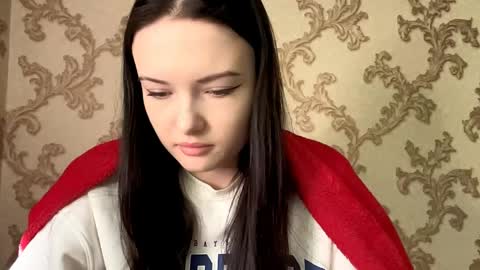 Snapshot of brunaceasor chatting on 05/25/26, 01:28 Luna online show from 05/25/26, 01:28