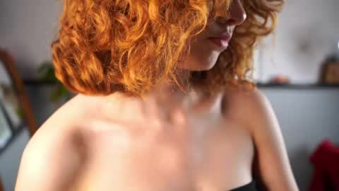 Snapshot of brunaeveritt chatting on 05/05/26, 03:31 Tess online show from 05/05/26, 03:31