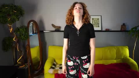 Snapshot of brunaeveritt chatting on 05/11/26, 01:50 Tess online show from 05/11/26, 01:50