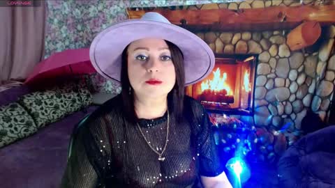 Snapshot of brunette7786 chatting on 05/23/26, 09:41 Julia online show from 05/23/26, 09:41