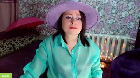 Snapshot of brunette7786 chatting on 06/05/26, 09:20 Julia online show from 06/05/26, 09:20