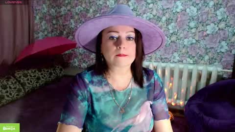 Snapshot of brunette7786 chatting on 06/06/26, 10:03 Julia online show from 06/06/26, 10:03
