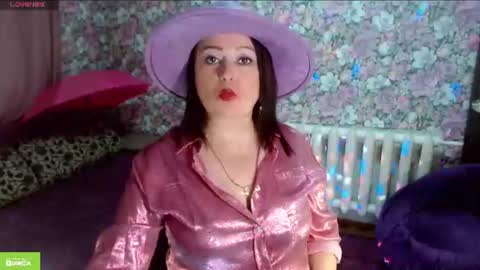 Snapshot of brunette7786 chatting on 06/11/26, 10:30 Julia online show from 06/11/26, 10:30