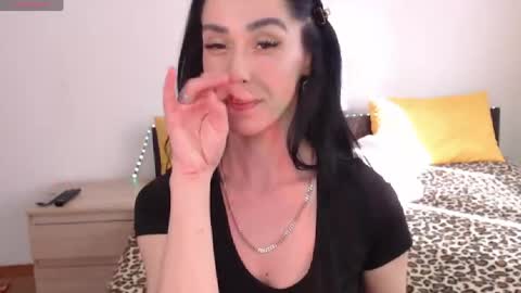 Snapshot of brunettgirl_ chatting on 04/27/26, 06:00 Ellis online show from 04/27/26, 06:00