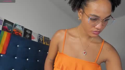 Snapshot of brunettjhelen chatting on 10/10/25, 05:28 brunettjhelen online show from 10/10/25, 05:28