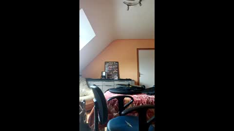 Snapshot of bruno5629 chatting on 05/18/26, 11:27 bruno5629 online show from 05/18/26, 11:27