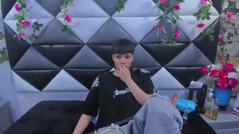 Snapshot of bruno_cruz chatting on 11/06/25, 02:01 Bruno Cruz online show from 11/06/25, 02:01