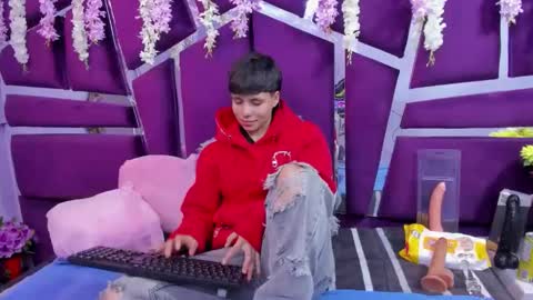 Snapshot of bruno_cruz chatting on 11/28/25, 02:14 Bruno Cruz online show from 11/28/25, 02:14