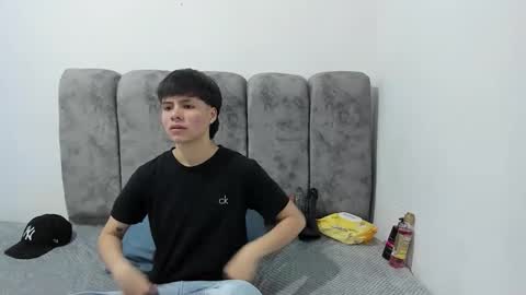 Snapshot of bruno_cruz chatting on 03/28/26, 03:17 Bruno Cruz online show from 03/28/26, 03:17