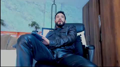 Snapshot of bruno_woods chatting on 03/12/25, 04:13 Andres Suarez online show from 03/12/25, 04:13