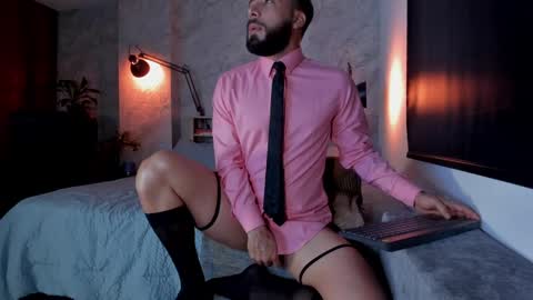 Snapshot of bruno_woods chatting on 09/10/25, 01:16 Andres Suarez online show from 09/10/25, 01:16
