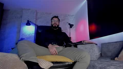 Andres Suarez online show from 11/25/25, 12:16