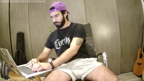 Snapshot of brunobaibe chatting on 01/28/25, 11:07 brunobaibe online show from 01/28/25, 11:07