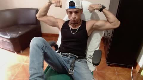 Snapshot of brunocuttie94 chatting on 05/10/26, 07:30 Join my fan club here 150 tokens a month online show from 05/10/26, 07:30