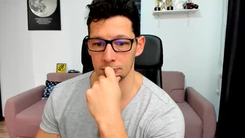 Snapshot of brutusk1 chatting on 01/17/26, 08:08 Brutus K online show from 01/17/26, 08:08