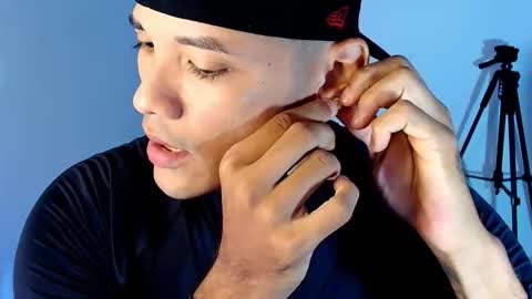 Snapshot of bryan_boy_ chatting on 10/05/25, 02:43 bryan online show from 10/05/25, 02:43