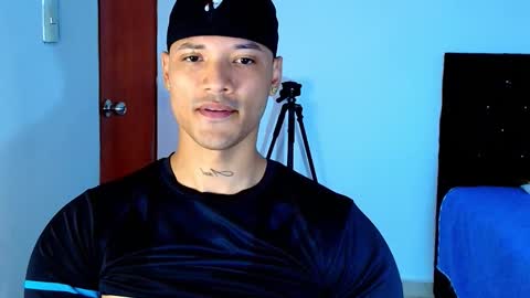 Snapshot of bryan_boy_ chatting on 10/08/25, 11:35 bryan online show from 10/08/25, 11:35