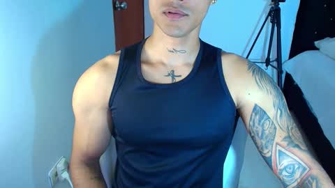 Snapshot of bryan_boy_ chatting on 10/18/25, 12:24 bryan online show from 10/18/25, 12:24