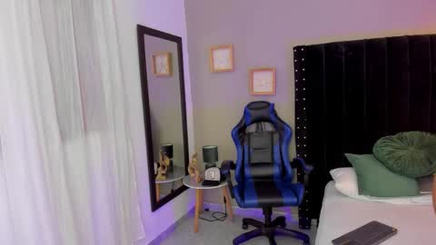 Snapshot of bryan_robayo5 chatting on 12/02/25, 11:37 Bryan online show from 12/02/25, 11:37