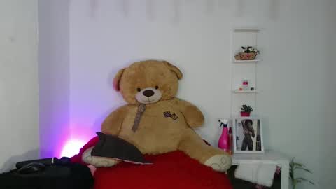 hot online show from 01/07/26, 03:36