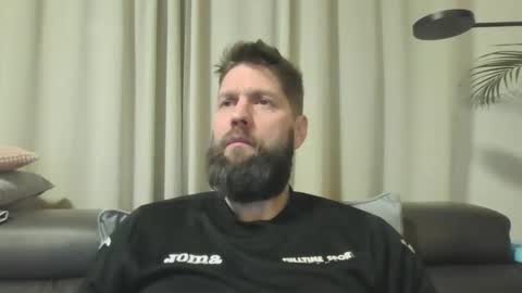 bubblebee1982 online show from 12/20/24, 07:17