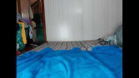 Snapshot of bubblebutt417 chatting on 02/03/25, 12:47 Max candi online show from 02/03/25, 12:47