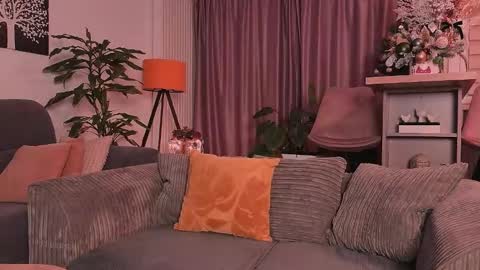 MayaCroft online show from 12/19/25, 07:54