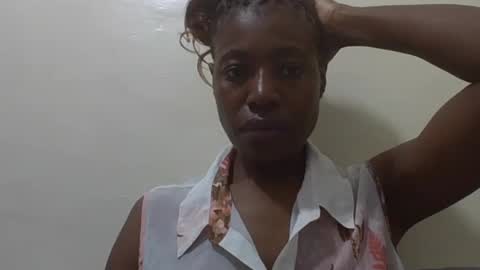 Snapshot of bubbly_jocyce chatting on 06/20/26, 11:35 talisha online show from 06/20/26, 11:35