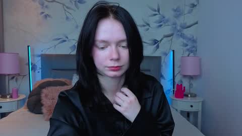 Leona online show from 03/08/26, 10:02