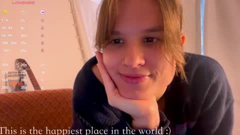 Snapshot of buckwheat_queen chatting on 06/14/26, 06:32 Mira online show from 06/14/26, 06:32