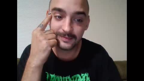 Snapshot of bud42o chatting on 10/20/25, 04:46 Bud42o online show from 10/20/25, 04:46