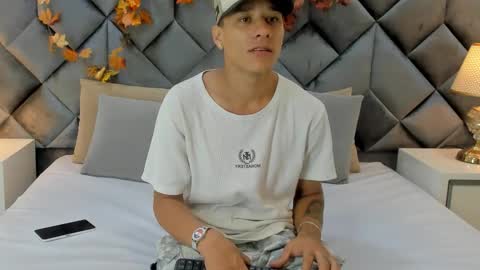 Buda y Cataleya online show from 11/04/25, 03:44