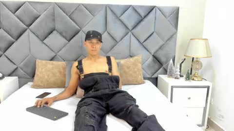 Buda y Cataleya online show from 12/14/25, 03:17