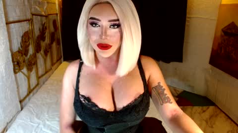 Lucienne online show from 09/10/25, 09:20