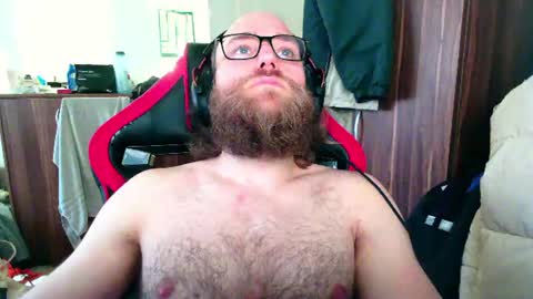 Snapshot of buhalteris chatting on 06/19/26, 10:08 Lukas online show from 06/19/26, 10:08