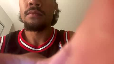 Snapshot of bulaboy27 chatting on 01/30/25, 11:33 meaty man online show from 01/30/25, 11:33