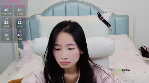 Sandy----xx online show from 11/18/25, 11:48