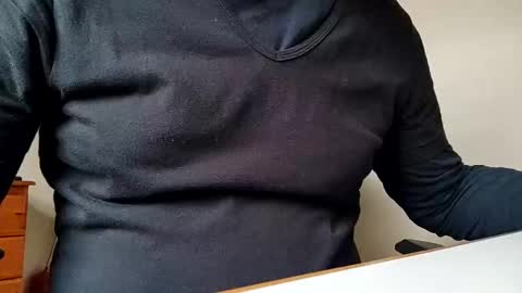 Snapshot of bulkyboners chatting on 12/12/24, 12:22 ejaculation for 250 online show from 12/12/24, 12:22