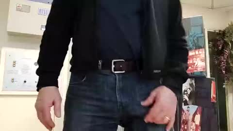 Snapshot of bulkyboners chatting on 02/23/25, 09:11 ejaculation for 250 online show from 02/23/25, 09:11