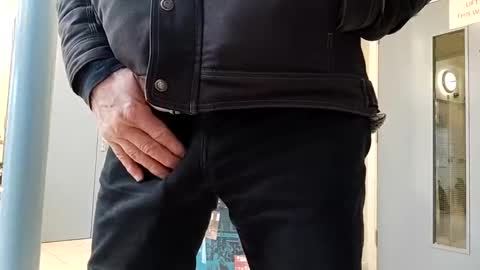 Snapshot of bulkyboners chatting on 11/30/25, 09:35 ejaculation for 250 online show from 11/30/25, 09:35