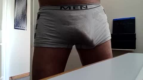 Snapshot of bulkyboners chatting on 12/19/25, 09:38 ejaculation for 250 online show from 12/19/25, 09:38