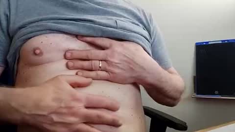 Snapshot of bulkyboners chatting on 01/13/26, 07:46 ejaculation for 250 online show from 01/13/26, 07:46