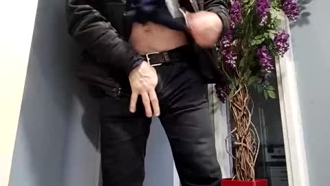 Snapshot of bulkyboners chatting on 02/15/26, 08:46 ejaculation for 250 online show from 02/15/26, 08:46