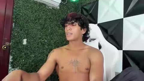 bull_cam online show from 12/14/25, 02:22