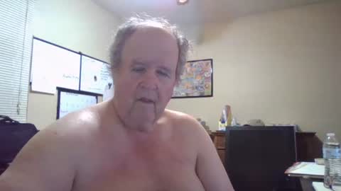 Snapshot of bullfrogg5050 chatting on 09/22/25, 02:35 bullfrogg5050 online show from 09/22/25, 02:35