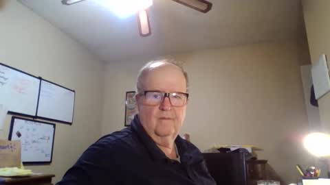 Snapshot of bullfrogg5050 chatting on 12/04/25, 03:10 bullfrogg5050 online show from 12/04/25, 03:10