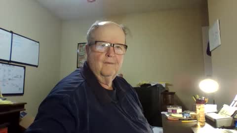 Snapshot of bullfrogg5050 chatting on 12/16/25, 03:17 bullfrogg5050 online show from 12/16/25, 03:17